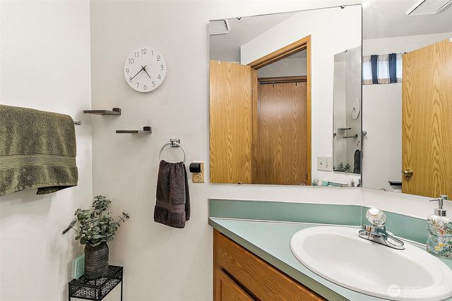 916 40th Avenue SW, Puyallup, WA 98373