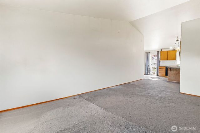 916 40th Avenue SW, Puyallup, WA 98373