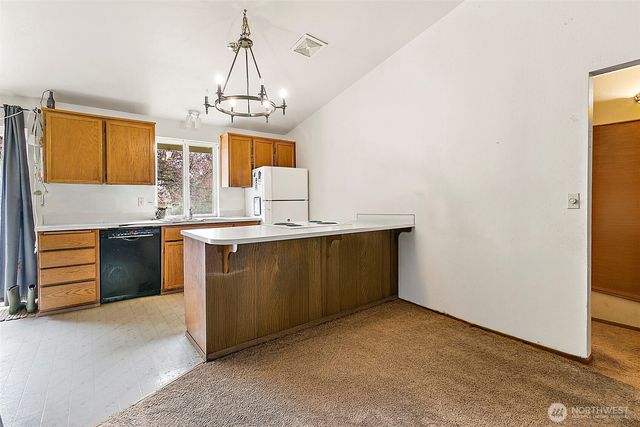 916 40th Avenue SW, Puyallup, WA 98373