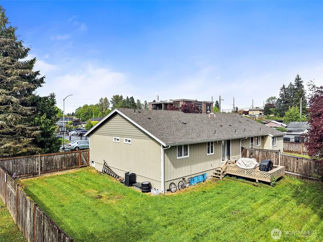 916 40th Avenue SW, Puyallup, WA 98373