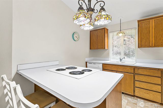 916 40th Avenue SW, Puyallup, WA 98373
