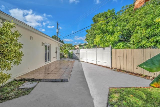 3308 E El Vedado Court, West Palm Beach, FL 33405