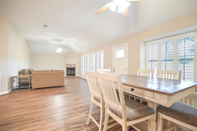 203 Colony Creek Drive, Dickinson, TX 77539