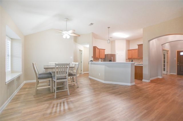 203 Colony Creek Drive, Dickinson, TX 77539
