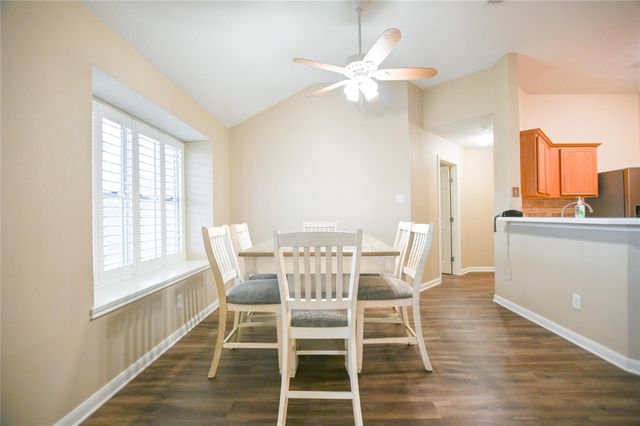 203 Colony Creek Drive, Dickinson, TX 77539