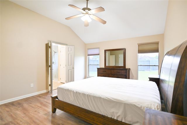 203 Colony Creek Drive, Dickinson, TX 77539