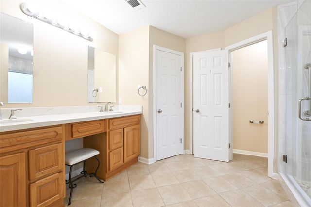 203 Colony Creek Drive, Dickinson, TX 77539