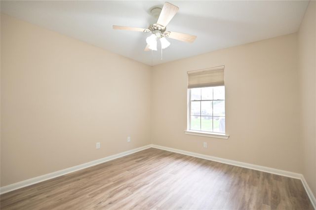 203 Colony Creek Drive, Dickinson, TX 77539
