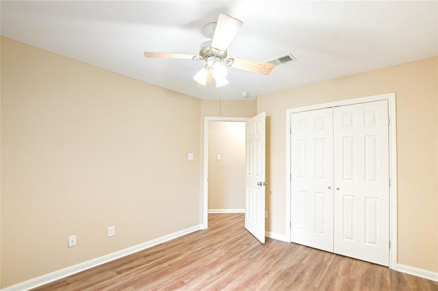 203 Colony Creek Drive, Dickinson, TX 77539