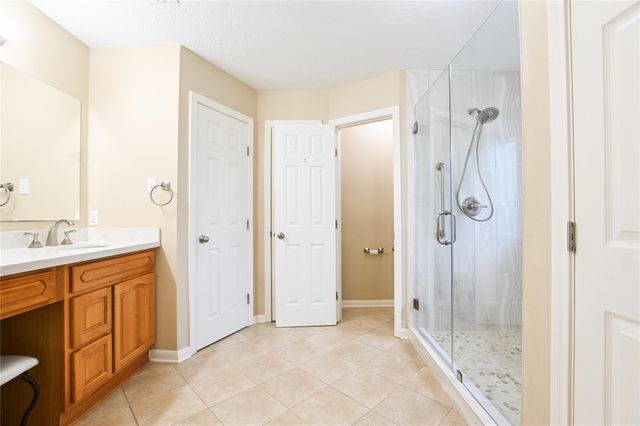203 Colony Creek Drive, Dickinson, TX 77539