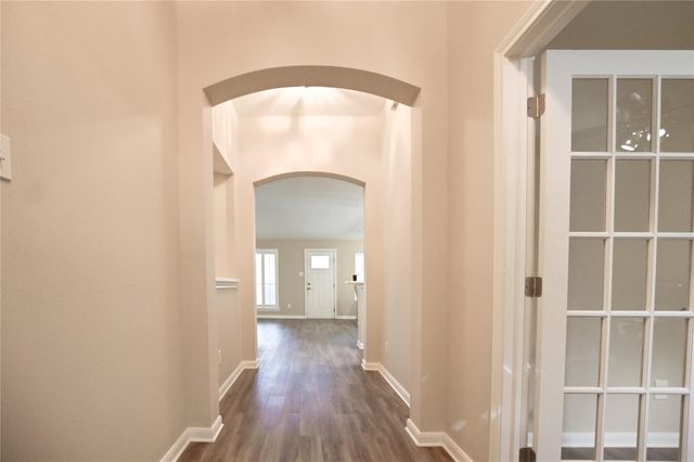 203 Colony Creek Drive, Dickinson, TX 77539