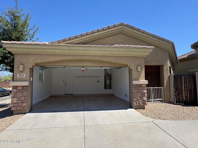 3921 E Sophie Lane, Phoenix, AZ 85042