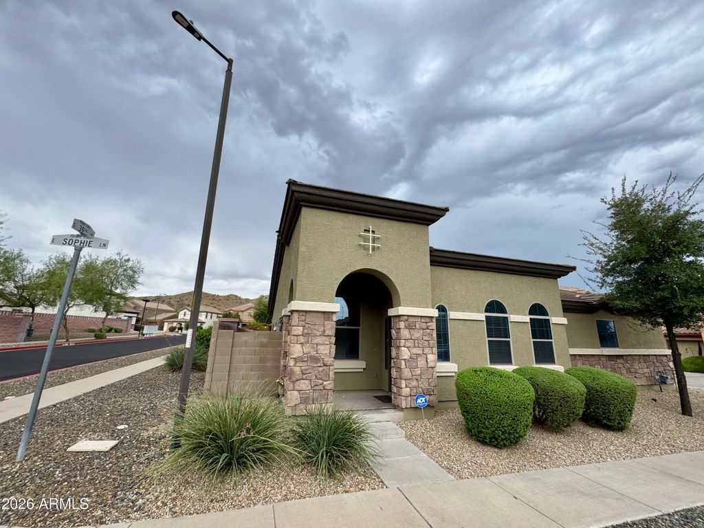 3921 E Sophie Lane, Phoenix, AZ 85042 — exterior