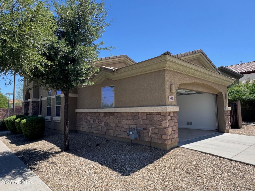 3921 E Sophie Lane, Phoenix, AZ 85042 — photo 2