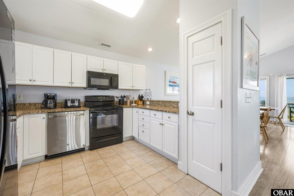 Image 10 of property listing at 6909 S Virginia Dare Trail lot 5, Nags Head, NC 27959