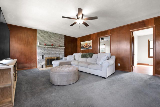 S92W22440 Henneberry AVENUE, Big Bend, WI 53103