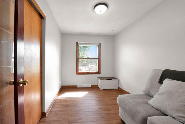 S92W22440 Henneberry AVENUE, Big Bend, WI 53103