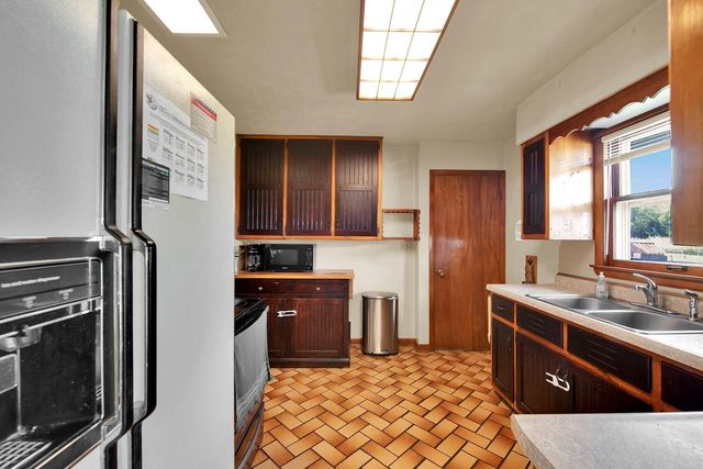 S92W22440 Henneberry AVENUE, Big Bend, WI 53103