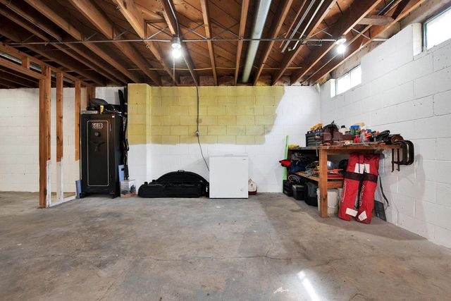 S92W22440 Henneberry AVENUE, Big Bend, WI 53103