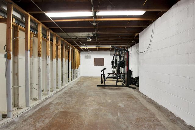 S92W22440 Henneberry AVENUE, Big Bend, WI 53103