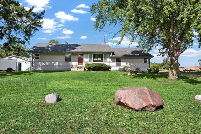 S92W22440 Henneberry AVENUE, Big Bend, WI 53103