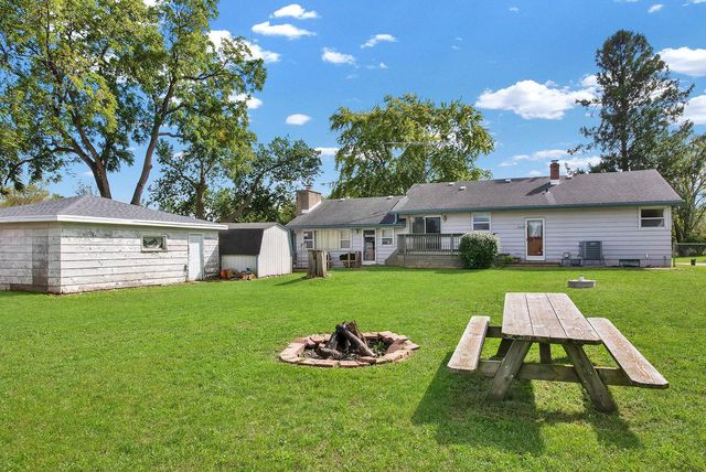S92W22440 Henneberry AVENUE, Big Bend, WI 53103