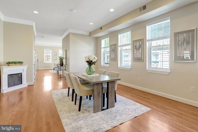 6 E REED AVE, Alexandria, VA 22305