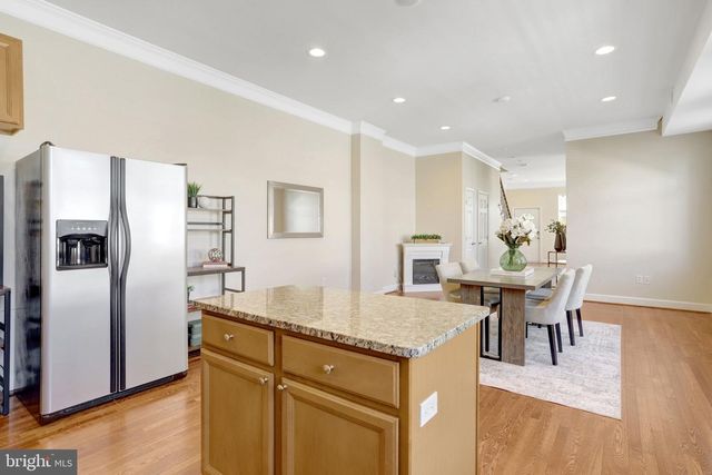 6 E REED AVE, Alexandria, VA 22305
