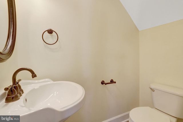6 E REED AVE, Alexandria, VA 22305