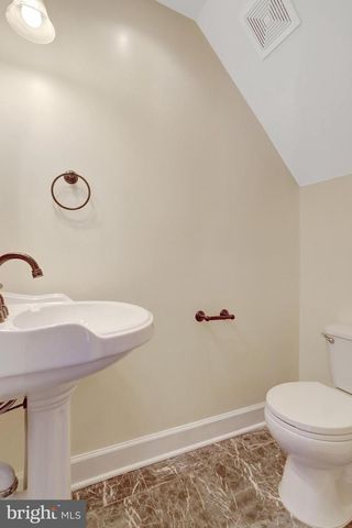6 E REED AVE, Alexandria, VA 22305