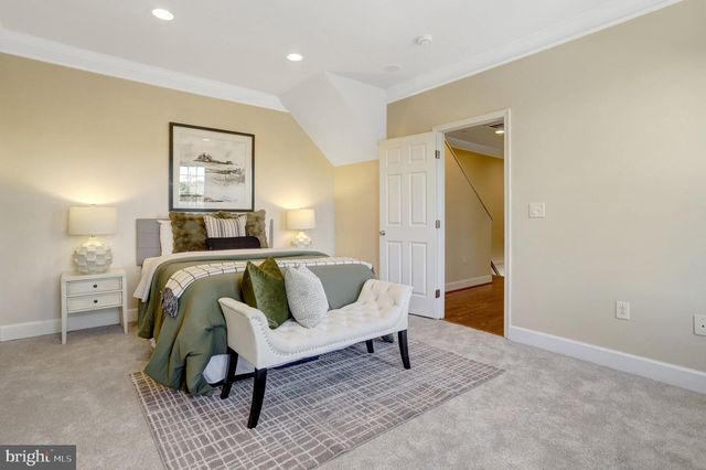 6 E REED AVE, Alexandria, VA 22305