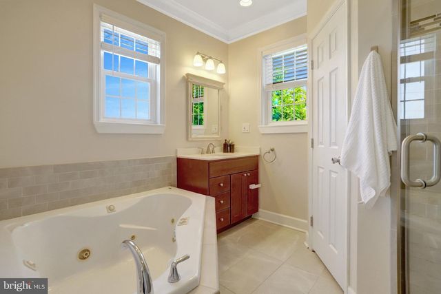 6 E REED AVE, Alexandria, VA 22305