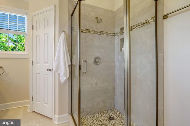 6 E REED AVE, Alexandria, VA 22305