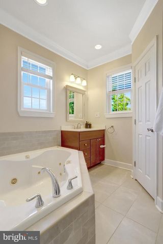 6 E REED AVE, Alexandria, VA 22305