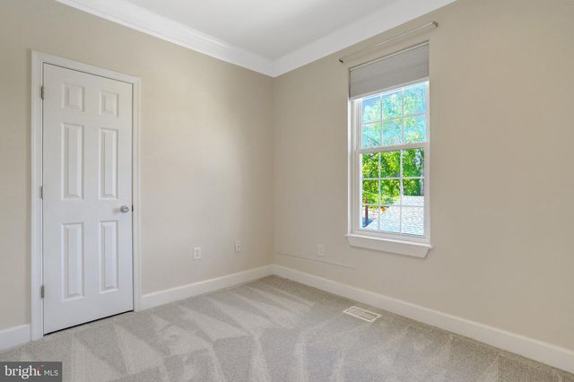 6 E REED AVE, Alexandria, VA 22305
