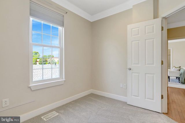 6 E REED AVE, Alexandria, VA 22305
