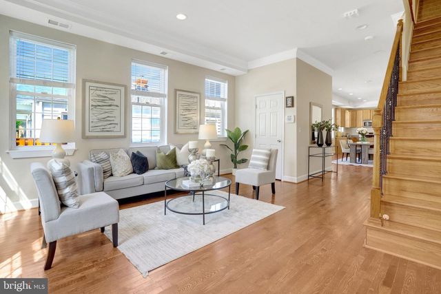 6 E REED AVE, Alexandria, VA 22305