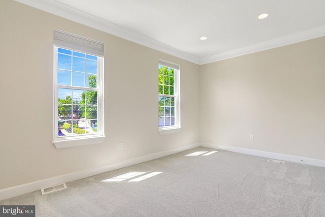 6 E REED AVE, Alexandria, VA 22305