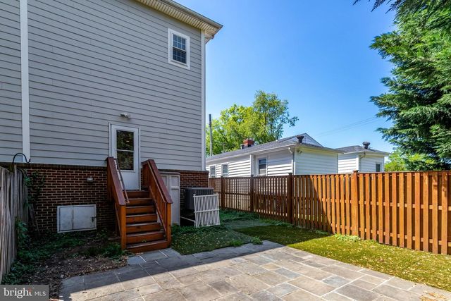 6 E REED AVE, Alexandria, VA 22305