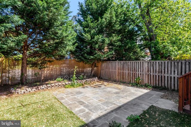 6 E REED AVE, Alexandria, VA 22305