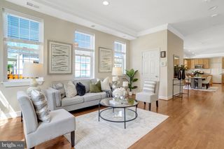 6 E REED AVE, Alexandria, VA 22305