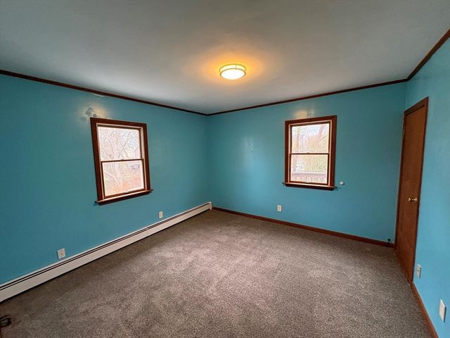 951 Dickinson St, Fall River, MA 02721