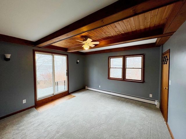 951 Dickinson St, Fall River, MA 02721