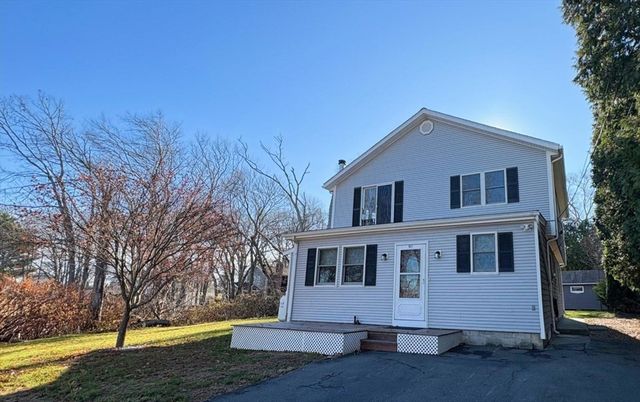 951 Dickinson St, Fall River, MA 02721