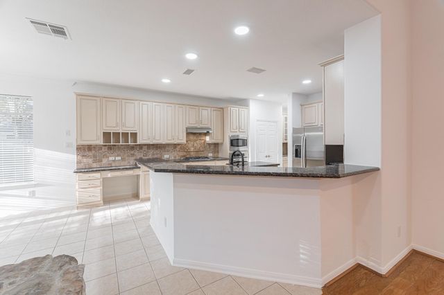 22 Westwinds Circle, The Woodlands, TX 77382