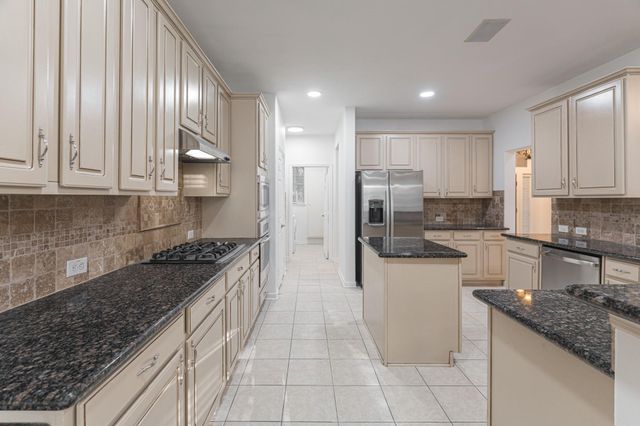 22 Westwinds Circle, The Woodlands, TX 77382