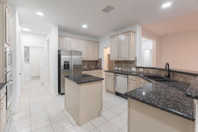 22 Westwinds Circle, The Woodlands, TX 77382