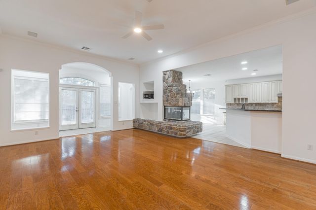 22 Westwinds Circle, The Woodlands, TX 77382