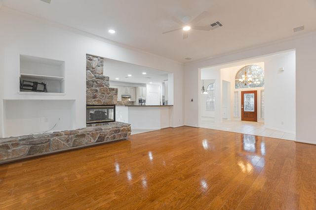 22 Westwinds Circle, The Woodlands, TX 77382