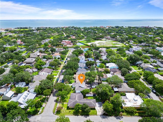 333 Camellia Dr, Corpus Christi, TX 78404